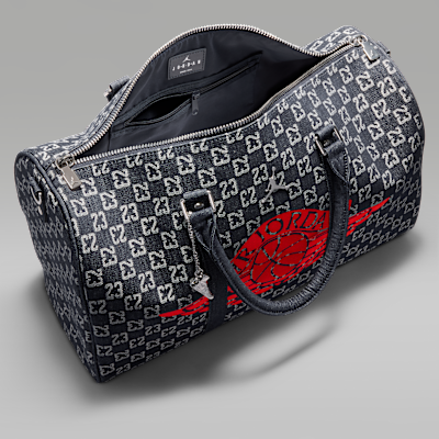 NIKE公式】ジョーダン モノグラム ダッフルバッグ (25L).オンライン